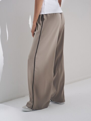 The SetWide Leg/ Široke nogavice Hlače - siva boja