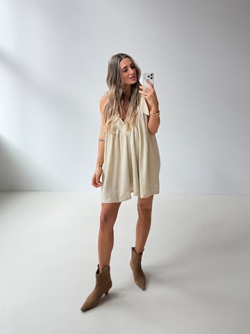 Robe Tatiana Zidekova en beige