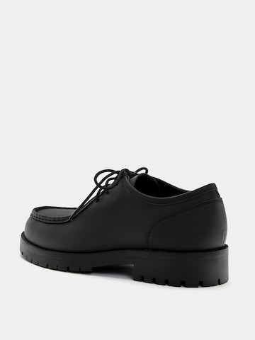 Chaussure à lacets Pull&Bear en noir