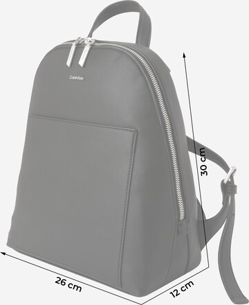 Calvin Klein - Mochila 'Must Dome' em preto