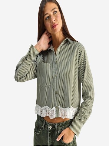 Camicia da donna di Bianco Lucci in verde: frontale
