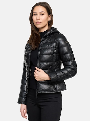 Tazzio Übergangsjacke 'F510'‌ in Schwarz