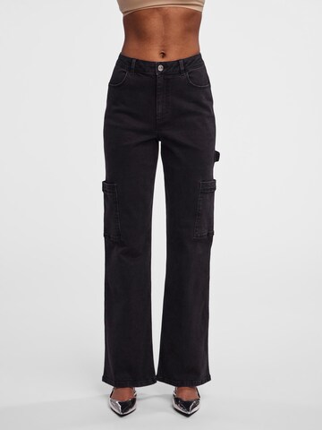 PIECES Regular Jeans 'JOELLA' in Schwarz