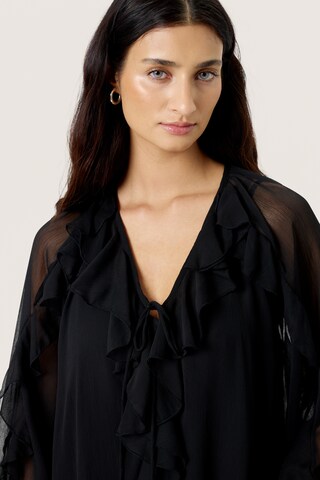 SOAKED IN LUXURY Jurk 'Harietta' in Zwart