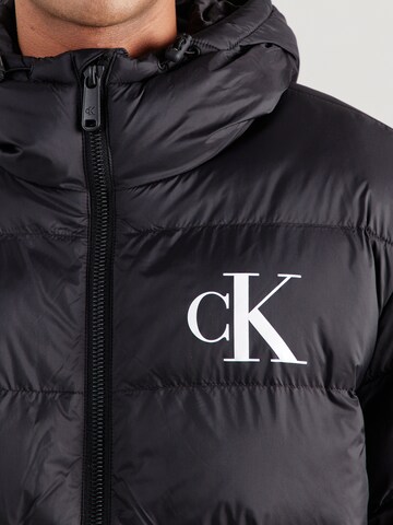 Calvin Klein Jeans Χειμερινό μπουφάν σε μαύρο