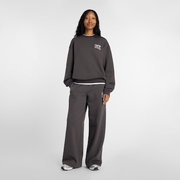 new balance Sweatshirt 'Reimagined' in Grijs