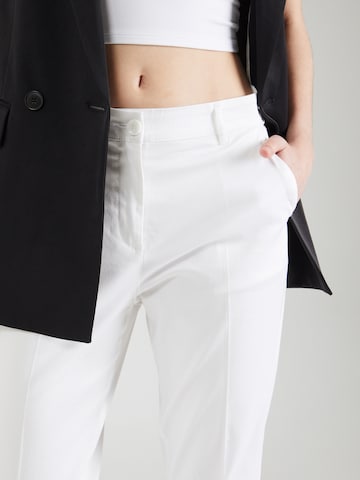 Sisley Slim fit Trousers with creases in White