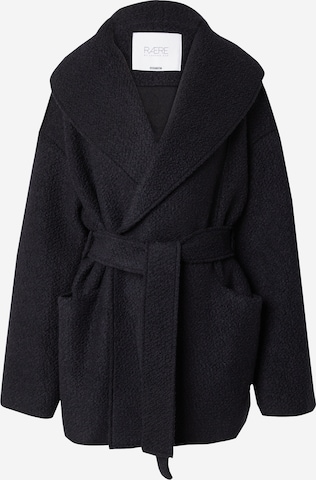 RÆRE by Lorena Rae Mantel in Schwarz: Vorderseite