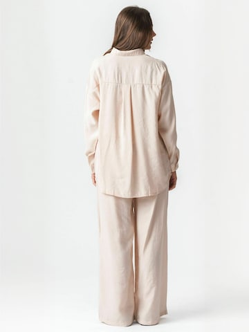 TEESHOPPEN - Camisa ' Mia ' em bege