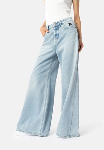 Elias Rumelis Flared Jeans 'HOLLI' in Blauw: voorkant