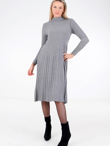 YC Fashion & Style Dress 'Elegant Flare' in Grey: front