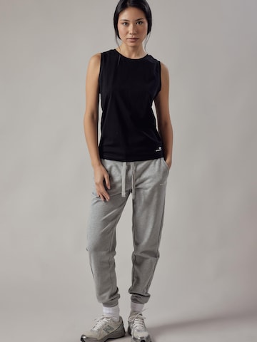 regular Pantaloni di OWN Off With Nature in grigio