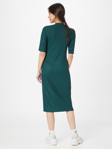 Rochie tricotat 'Krown' de la modström pe verde