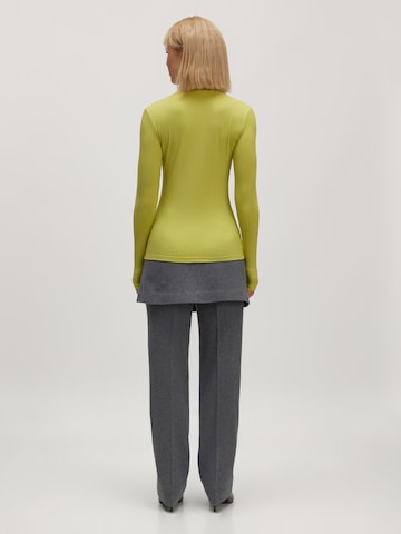EDITED - Camiseta 'Svetlana' en verde