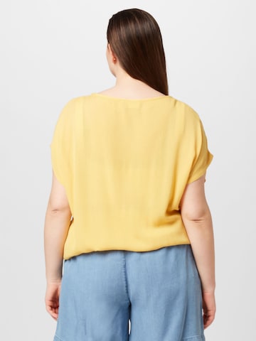Bluză 'Ami Stanley' de la KAFFE CURVE pe galben