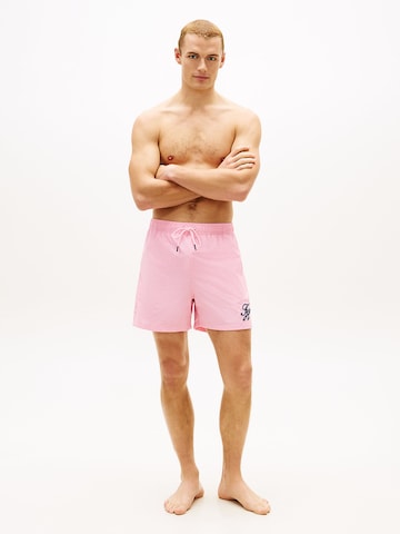 TOMMY HILFIGER Badeshorts in Pink