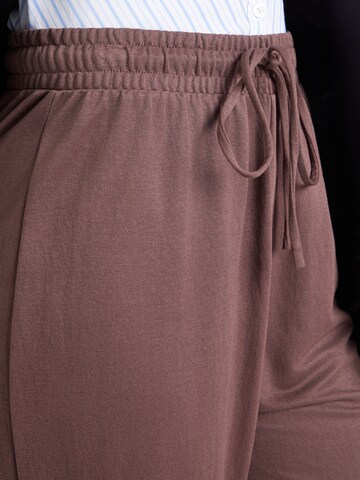 ONLY Широкий Штаны 'ONLJANY' в Коричневый