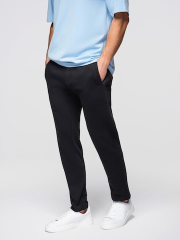 Ombre Regular Trousers 'OM-PABS-0304' in Black