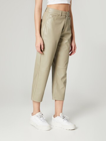 Regular Pantalon 'Nena' Guido Maria Kretschmer Women en vert : devant