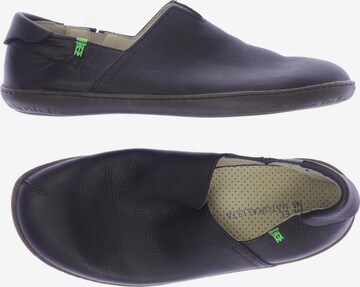 EL NATURALISTA Flats & Loafers in 40 in Black: front