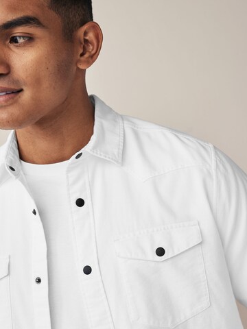 Next - Ajuste regular Camisa en blanco