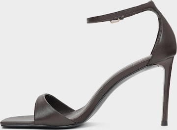 Estro Sandal '679-01' i brun: framsida