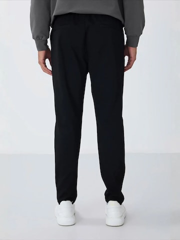 Tommy Life Tapered Workout Pants 'Jogginghose' in Black