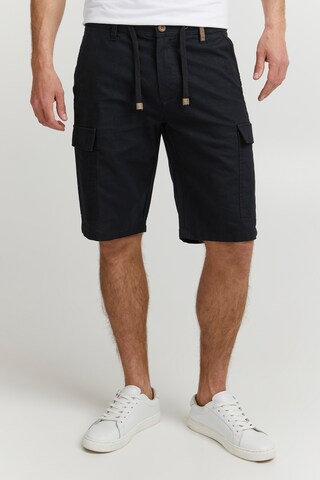 INDICODE JEANS Regular Cargoshorts in Schwarz: predná strana