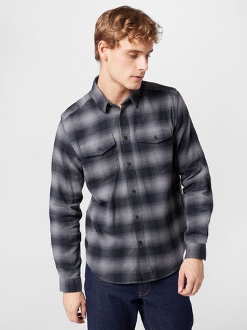 Coupe regular Chemise FRAME en gris : devant