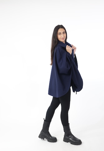 Elara Cape 'Bolero' in Blauw