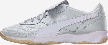 PUMA Matalavartiset tennarit 'King Indoor Mesmerize' värissä hopea: etupuoli