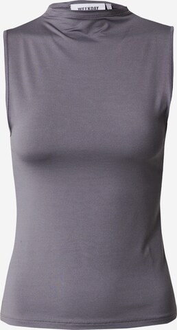 Top 'Jennifer' di WEEKDAY in grigio: frontale