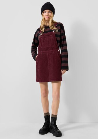 QS Latzkleid in Rot: Vorderseite