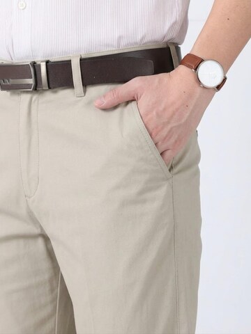 ALLTHEMEN Regular Pleat-Front Pants 'Stofffall' in Beige