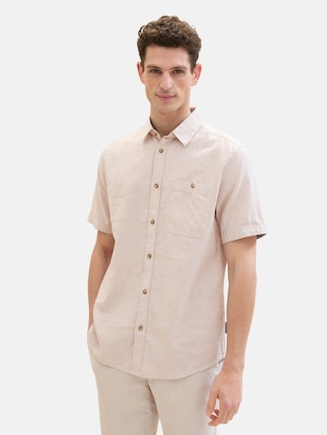 Coupe regular Chemise TOM TAILOR en beige : devant