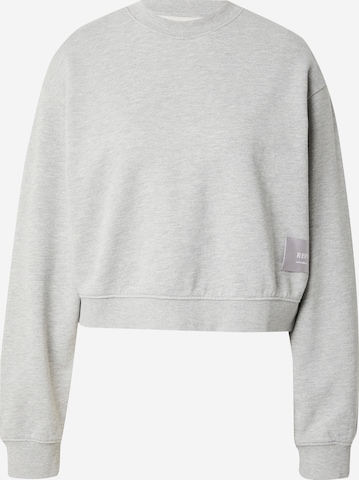 REPLAY Sweatshirt in Grijs: voorkant