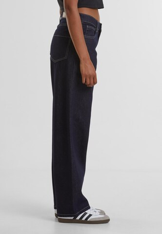 Urban Classics Loosefit Jeans in Blau