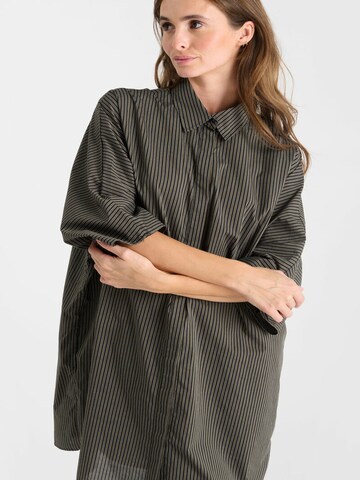 Robe-chemise 'Suzan' Le Temps Des Cerises en vert