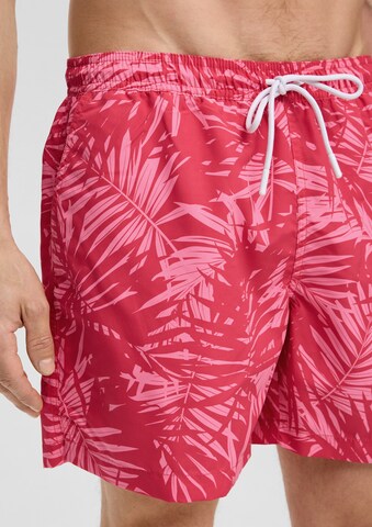 s.Oliver Badeshorts in Rot