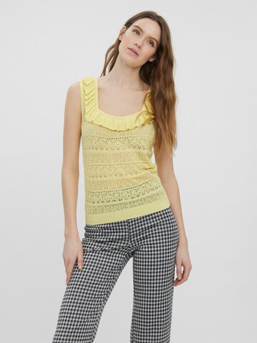 Tops en tricot 'Mikia' VERO MODA en jaune : devant