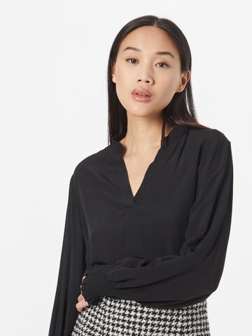 NÜMPH - Blusa em preto