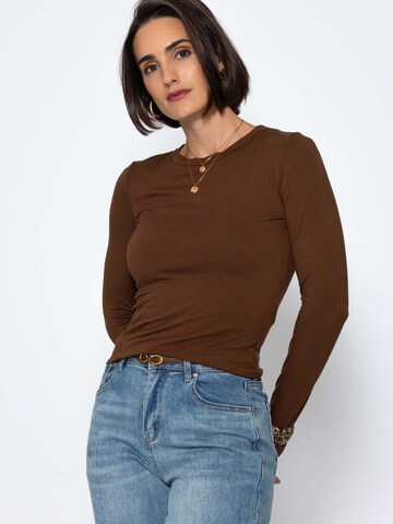SASSYCLASSY T-shirt i brun
