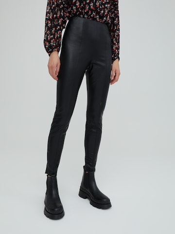 Skinny Leggings 'Teresa' de la EDITED pe negru: față