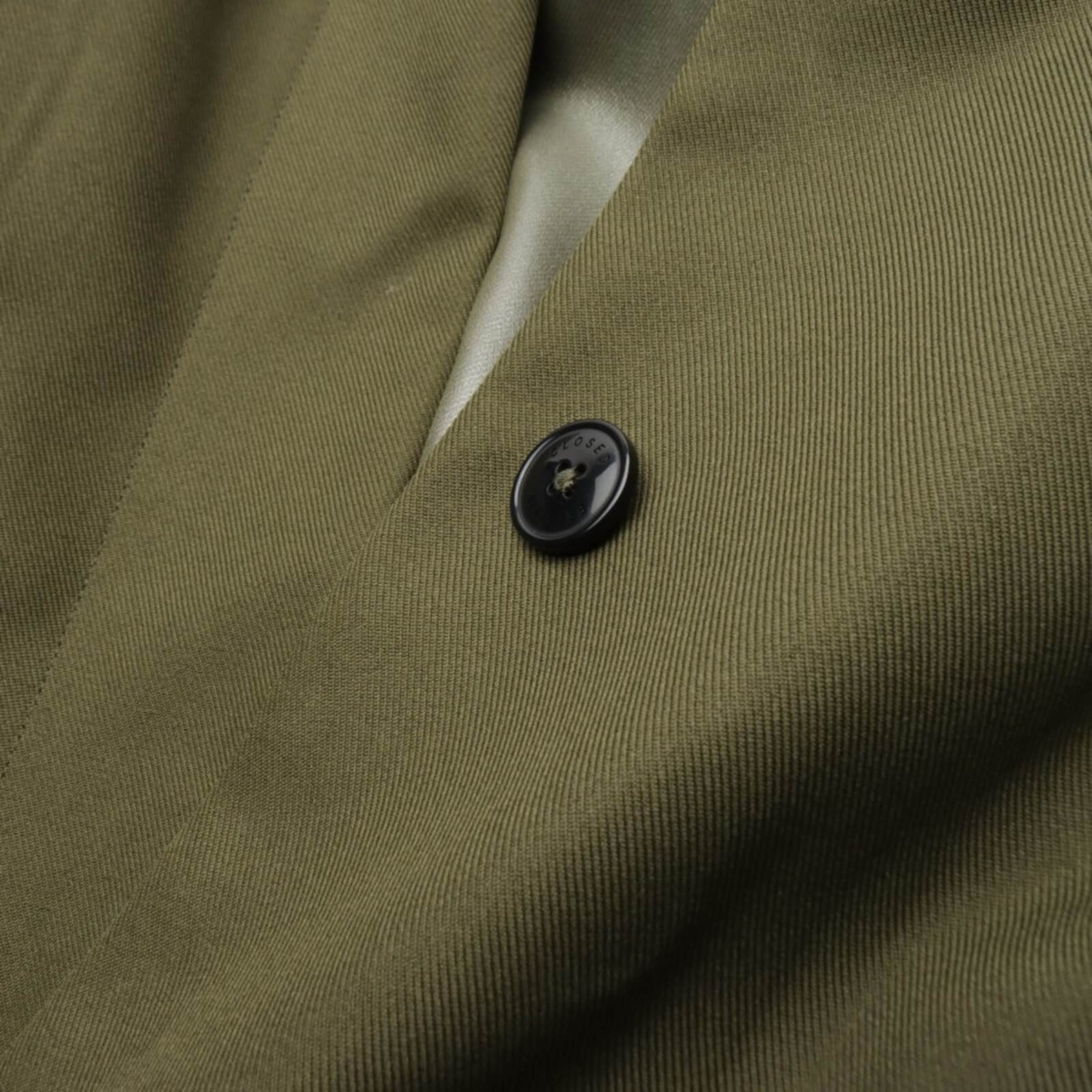 Closed Jacket & Coat in M in Green