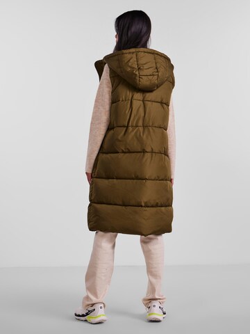 Gilet 'Bee' di PIECES in verde