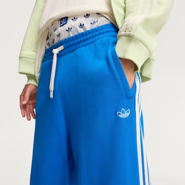 ADIDAS ORIGINALSLoosefit Hlače - plava boja