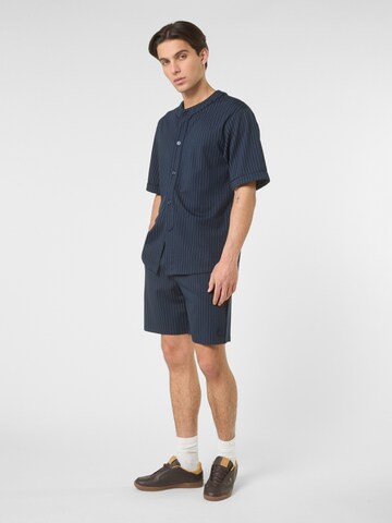 FILA - regular Pantalón 'LUCCA regular pinstriped shorts' en azul