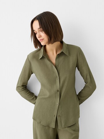 Bershka Blouse in Groen: voorkant