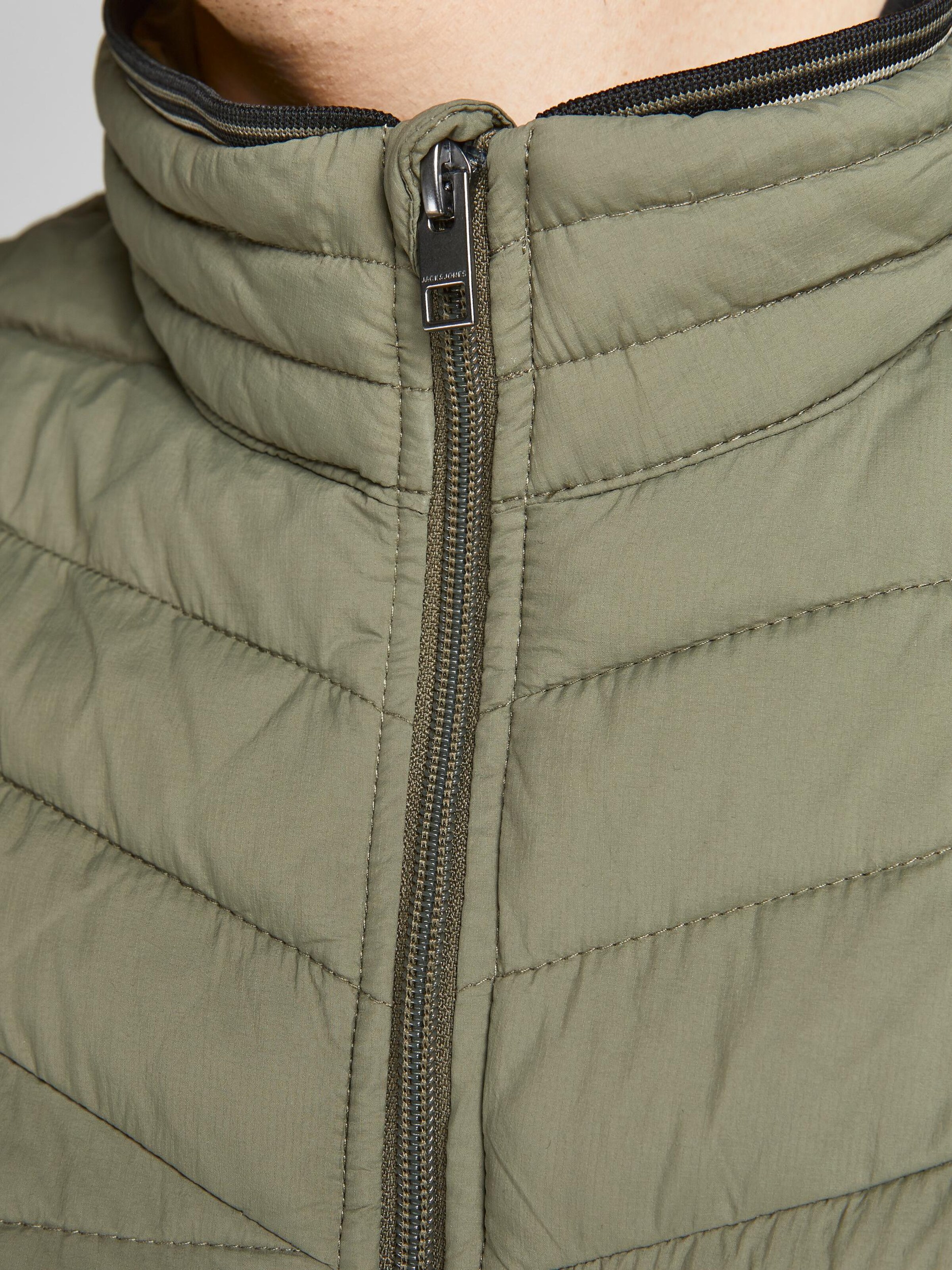 Männer Große Größen Jack & Jones Plus Weste 'Wiper' in Oliv - IV12355 Männer Große Größen Jack & Jones Plus Weste 'Wiper' in Oliv - IV12355