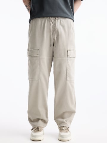 Pull&Bear Loose fit Cargo Pants in Grey: front